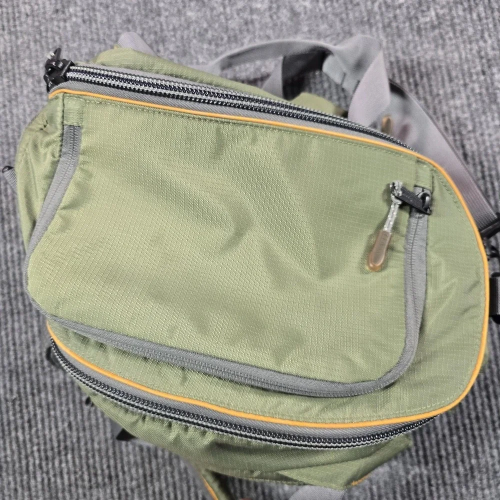 L.L. Bean Green Ripstop Duffle Bag Soft Case Adjustable Straps Men Travel Gym